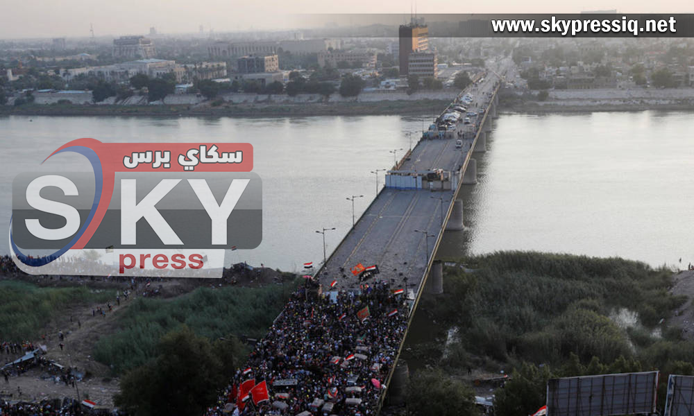 هل ينهار جسر الجمهورية... السور الفاصل بين المتظاهرين والطبقة السياسية العراقية؟