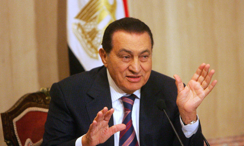 شاهد بالصورة : هكذا اصبح الرئيس المصري السابق "حسني مبارك " بعد تعرضه لــ وعكة صحية !!