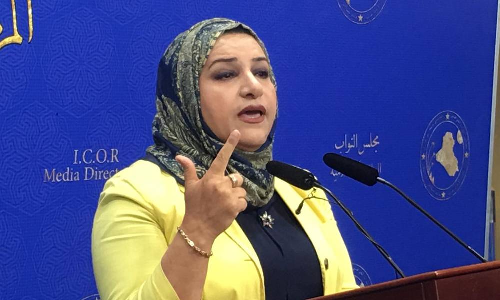 " عرب وين وطنبورة وين " نائبة عراقية تهدد بأغلاق محلات بيع الخمور .. ورداً قاسي من قبل ناشطين ..!!!