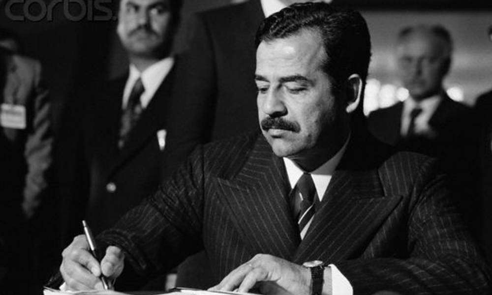 بالفيديو .. لما يستدعوه لـ الترجمة ما يكدر يكول لا .. كيف اعدم "صدام حسين" مترجمه الخاص ؟!