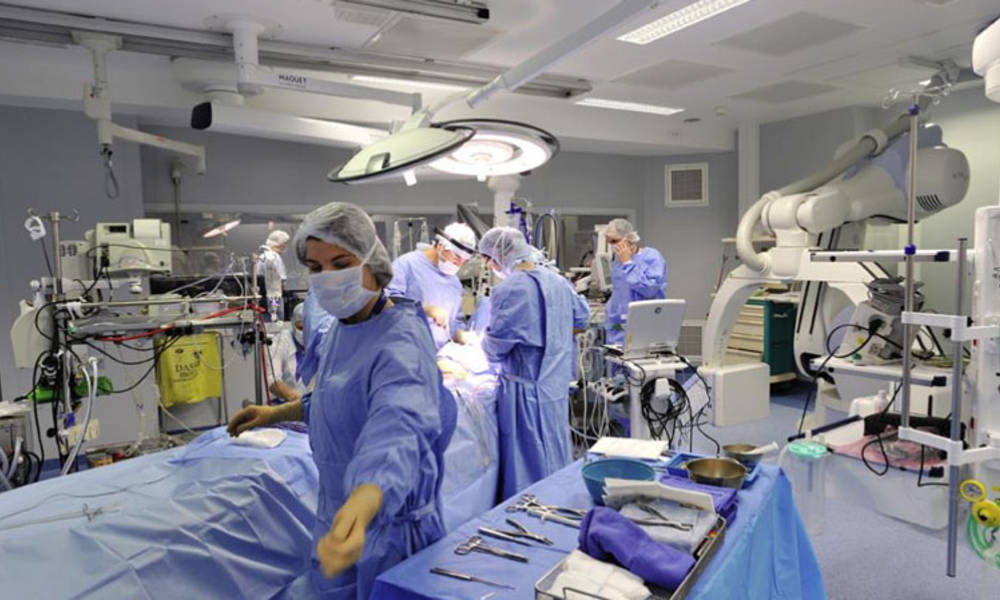 فرنسا تخلي مستشفياتها استعدادا لأسبوع عاصف بضحايا "كورونا"