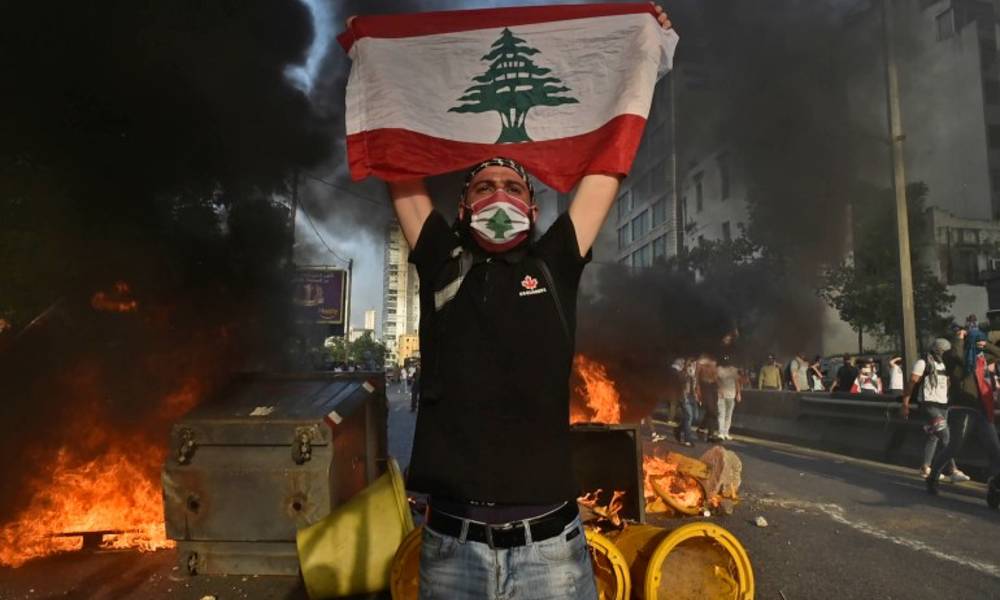 محتجو لبنان يشتبكون مع قوات الأمن في ثاني ليلة من الاضطرابات