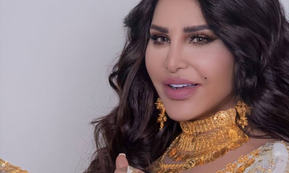 الفنانة أحلام تبكي في حفل اليوم الوطني السعودي بسبب غياب الجمهور