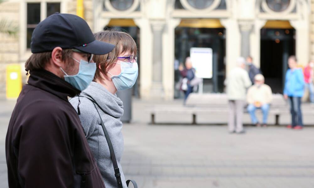 ألمانيا تحذر من "انتشار  الفيروس وخروجه عن السيطرة"