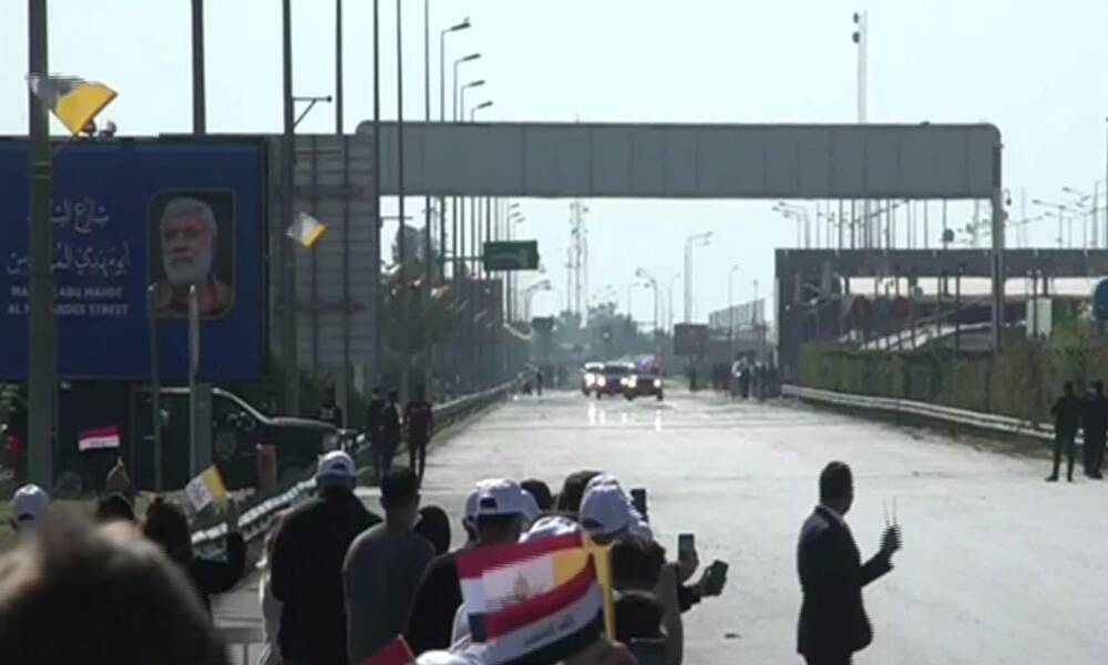 موكب البابا يتجه نحو قصر السلام في بغداد تمهيداً للمراسم الكبرى