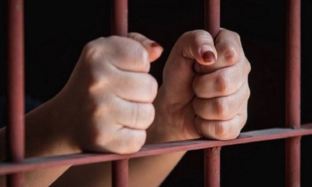 أم " تنهي حياة زوجها ثأرا لابنها"