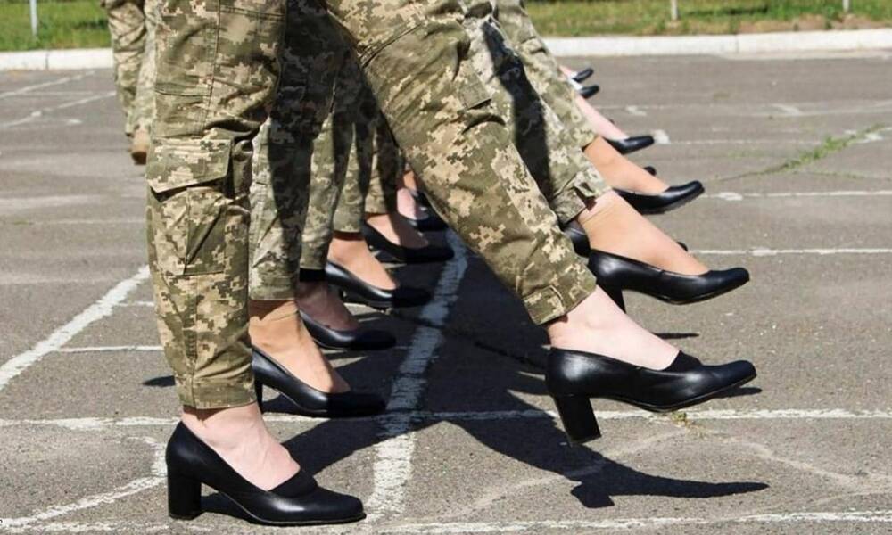 "جيش الكعب العالي"  أكثر من 31000 امرأة تخدم في القوات المسلحة الأوكرانية ..صور