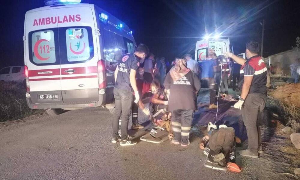 مصرع 12 شخص اثر انقلاب حافلة تقل مهاجرين في ولاية وان شرقي تركيا