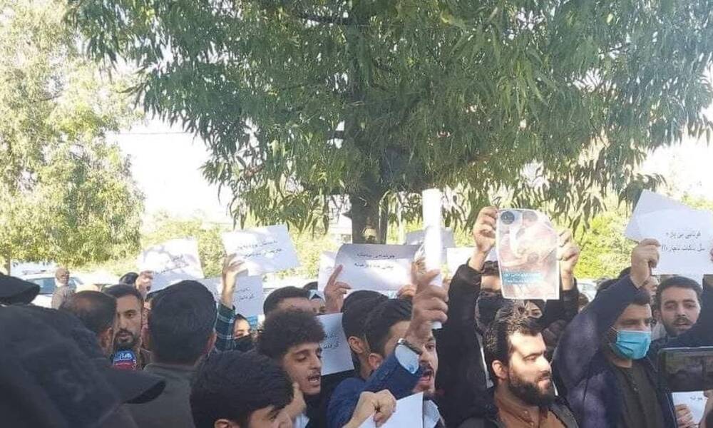 بالصور ..طلبة اربيل والسليمانية يطالبون بالتحقيق في قمع تظاهرات امس وتقديم الجناة للعدالة