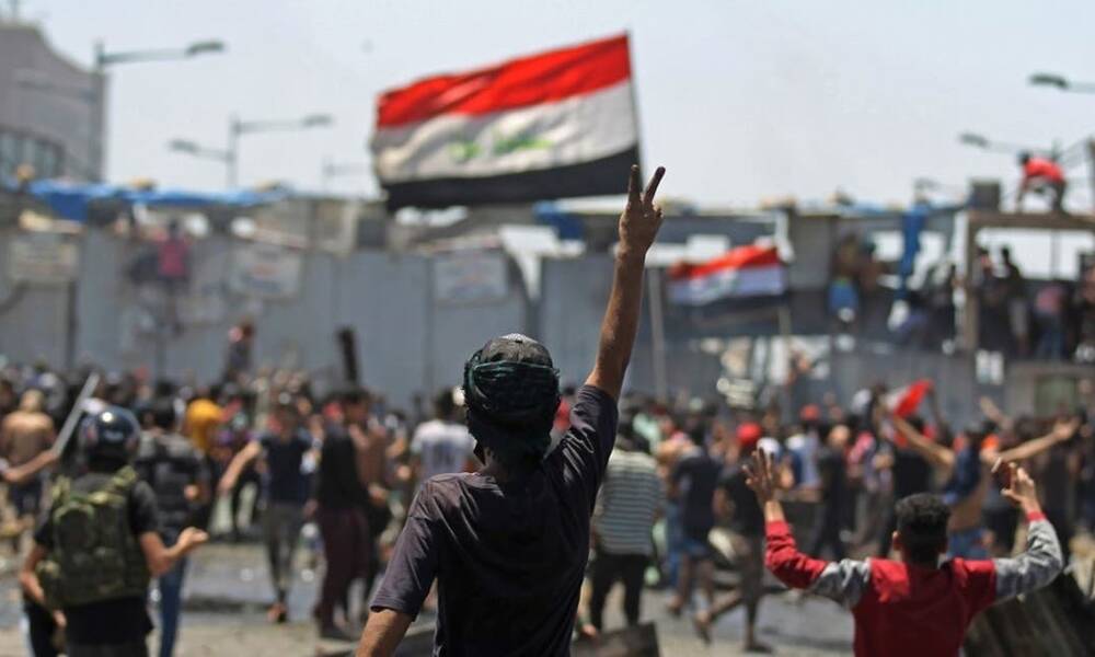 بمناسبة الذكرى الثالثة لتظاهرات تشرين توافد مئات المحتجين إلى ساحة التحرير
