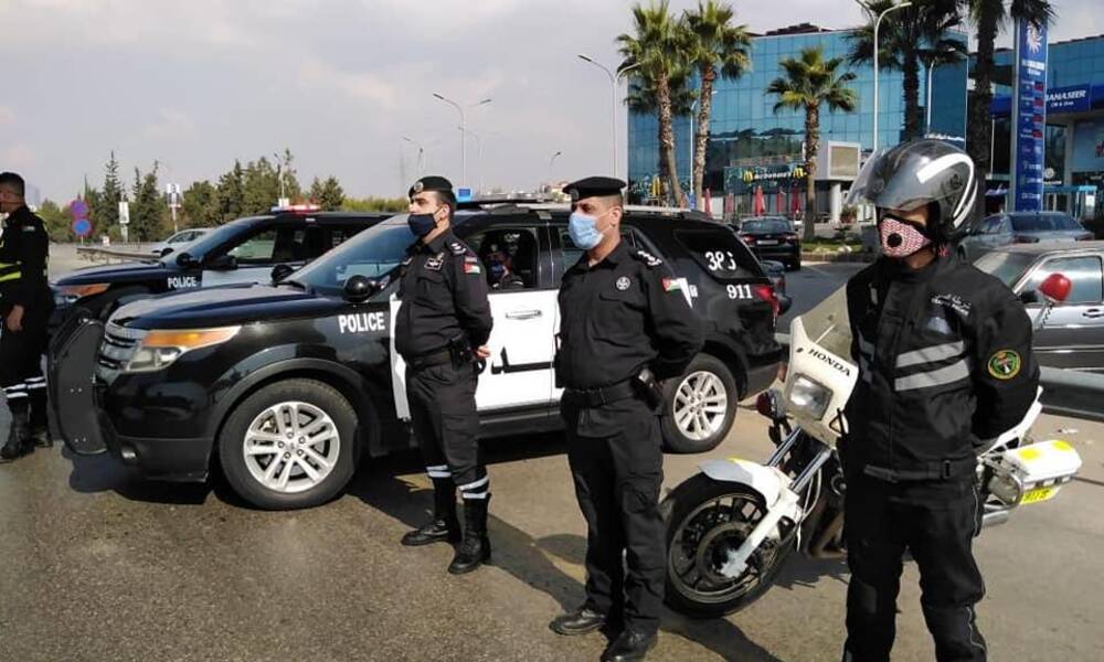 مقتل 3 من قوات الشرطة الاردنية  خلال مداهمة استهدفت مشتبها به بــ قتل العقيد الدلابيح