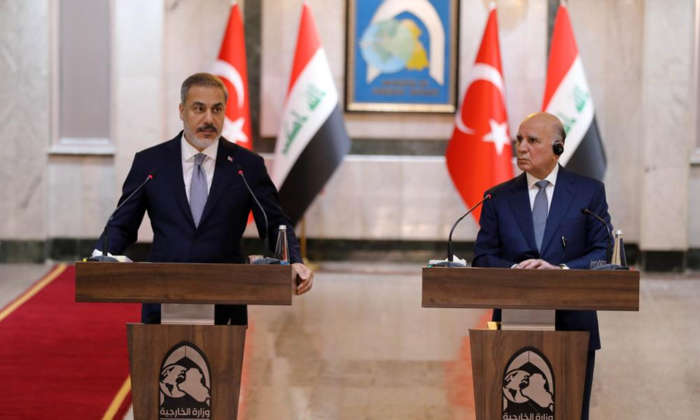 ثلاث ملفات يبحثها وزير خارجية تركيا في بغداد .. تمهيدا لزيارة إردوغان !!