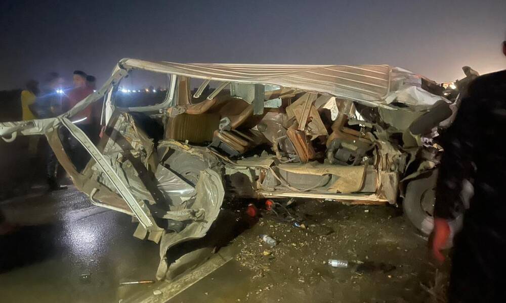 بحادث سير.. مقتل 14 زائر  إيراني وجرح 15 آخرين