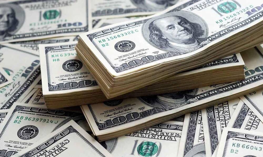 ارتفاع الدولار  لـ 158.000 في بغداد والاقليم
