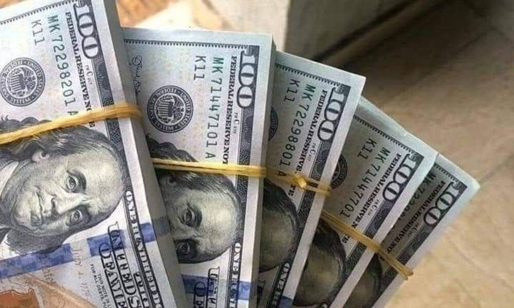 الدولار يتخطى حاجز الـ160 ألف في العاصمة بغداد