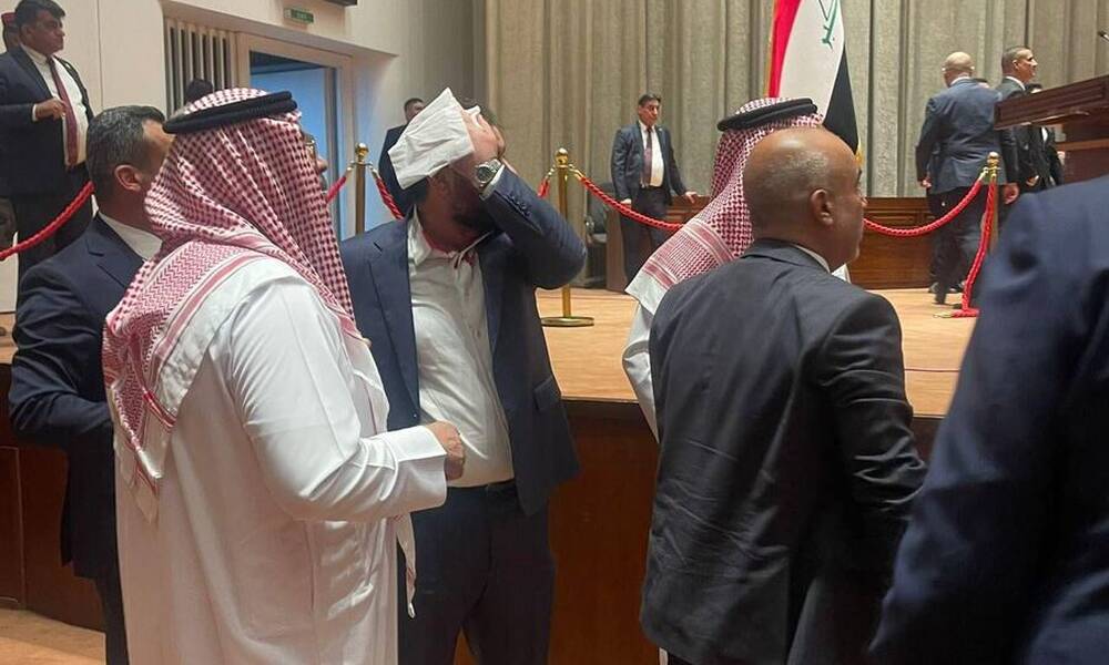 بالفيديو.. عراك بالأيدي داخل "البرلمان العراقي" وإصابة نواب