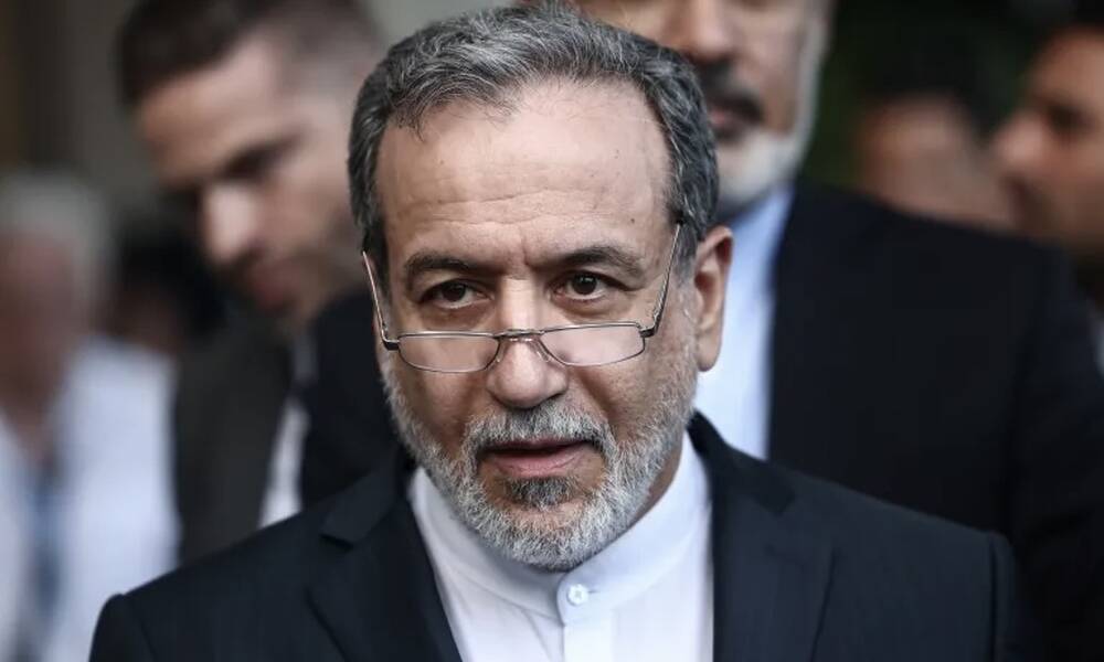 بعد ساعات من العقوبات.. إيران تتحدى امريكا "تؤكد تمسكها بالتخصيب وتشترط التعويض"