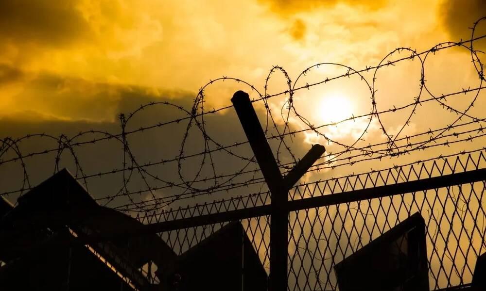 "إبادة جماعية في سجن الحوت".. هيئة علماء المسلمين تكشف عن احتراق 27 معتقلًا وسط تكتم حكومي