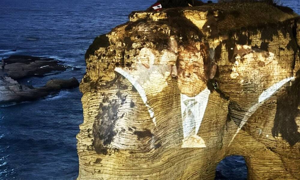 اضاءة "صخرة الروشة" تشحن الأجواء في لبنان