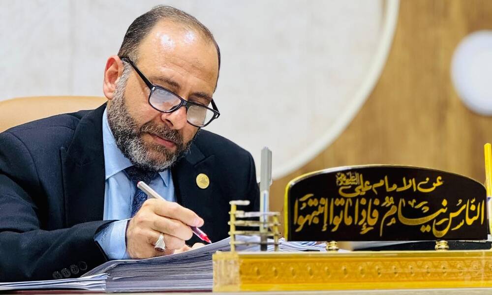 "مهزلة أكاديمية".. حزب سياسي يتدخل لإعادة امتحان لطالب جامعي!