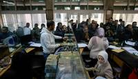 بموافقة أمريكية.. قطر تمول رواتب الموظفين المدنيين في سوريا بـ87 مليون دولار