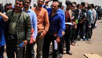 ترحيلهم إلى العراق وتركيا.. تقرير بريطاني يرجح استخدام إيران "ورقة" اللاجئين الأفغان