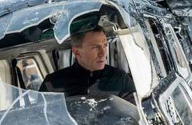 آراء متضاربة حول أغنية فيلم جيمس بوند الجديد