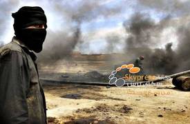 صحيفة بريطانية: داعش يجني 50 مليون دولار شهريا من مبيعات نفط سوريا والعراق