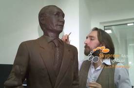 تمثال بوتين من الشوكولاته يستعد لدخول موسوعة "غينيس"
