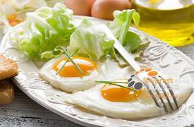 تناول البيض لا يسبب أمراض القلب