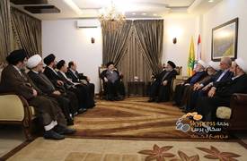 بالصورة.. نصر الله يبحث مع وكيل السيستاني الشرعي أوضاع العراق والمنطقة