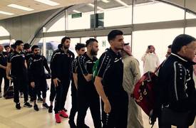 شاهد بالفيديو: دموع يهودي عراقي وهو ينتظر بعثة المنتخب الوطني في مطار سيدني باستراليا