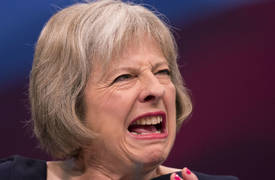 رئيسة الوزراء البريطانية تعرب عن “صدمتها ” إزاء فضيحة التحرش خلال حفل عشاء خيري لرجال اعمال