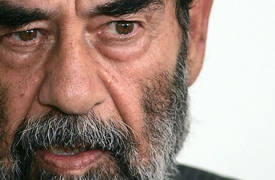 بالفيديو .. صدام حسين "يعترف" بــ أنه "اخطأ" في حربه على "ايران"