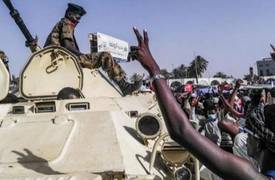 بالفيديو: انقلاب السودان "مسرحية"..من الرئيس او الملك الذي سيرحل بعد البشير؟