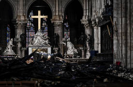 كاتدرائية نوتردام تقيم السبت أول قدّاس لها بعد الحريق