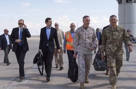 قائد قوات التحالف الدولي "دانفورد" .. في زيارة غير معلنة لــ بغداد : خطر داعش