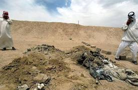 الخارجية تعلن التعرف على رفات 32 أسيراً كويتياً وتفاصيل أخرى عن المقبرة الجماعية التي عثر عليها جنوبي العراق