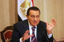 شاهد بالصورة : هكذا اصبح الرئيس المصري السابق "حسني مبارك " بعد تعرضه لــ وعكة صحية !!