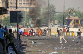 استشهاد متظاهر وإصابة 14 آخرين في تصادمات ساحة الخلاني يوم أمس