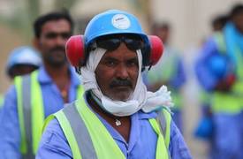 مجلة أميركية : قطر تضع العمال بالخطوط الأمامية في مواجهة فيروس كورونا فيما تسابق الزمن لإكمال مشاريع البناء قبل كأس العالم 2022
