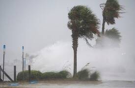 الإعصار سالي يهدد امريكا بسيول كارثية