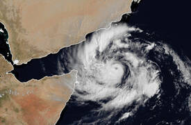 سلطنة عمان تعلن حالة الطوارئ لــ تاثير  الاعصار شاهين على عدة محافظات