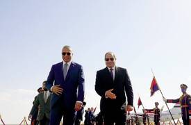 بالصور ..وصول الكاظمي إلى مصر واستقباله من قبل الرئيس المصري عبد الفتاح السيسي