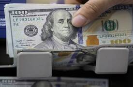 انخفاض أسعار صرف الدولار في بورصة بغداد