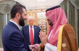 لقاء “الاعتراف الصامت”: ترامب يستقبل الشرع في الرياض وابن سلمان يرسم خريطة ما بعد العقوبات