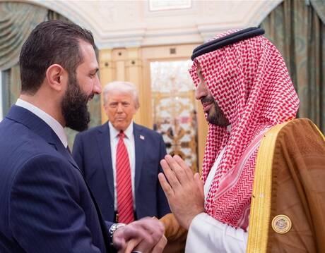 لقاء “الاعتراف الصامت”: ترامب يستقبل الشرع في الرياض وابن سلمان يرسم خريطة ما بعد العقوبات