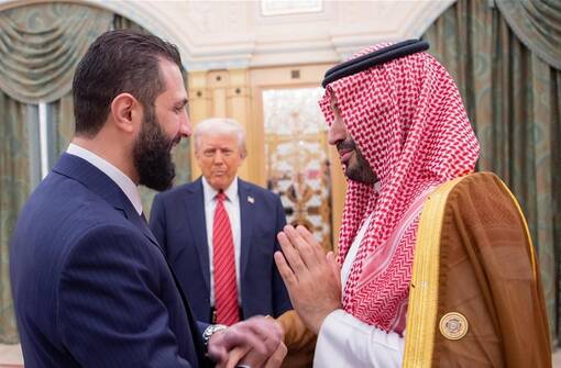 لقاء “الاعتراف الصامت”: ترامب يستقبل الشرع في الرياض وابن سلمان يرسم خريطة ما بعد العقوبات