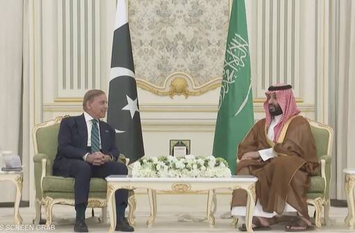 وزير الدفاع  الباكستاني يُعلِنها: ‏برنامجنا النووي سيكون "متاحا للسعودية‬⁩" إذا لزم الأمر!