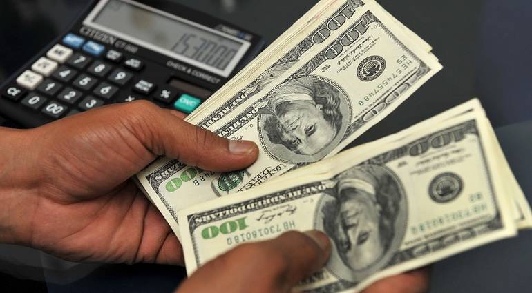 A slight rise in the exchange rate of the dollar in the markets of Baghdad and Erbil